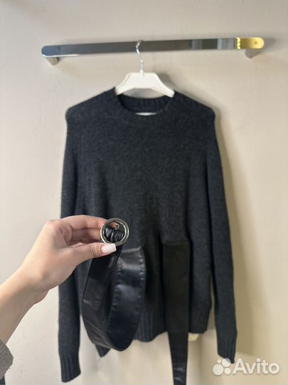 Свитер серый с кожаным поясом s m