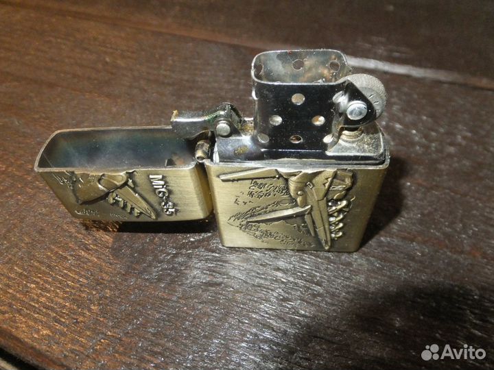 Зажигалка бензиновая сувенирная