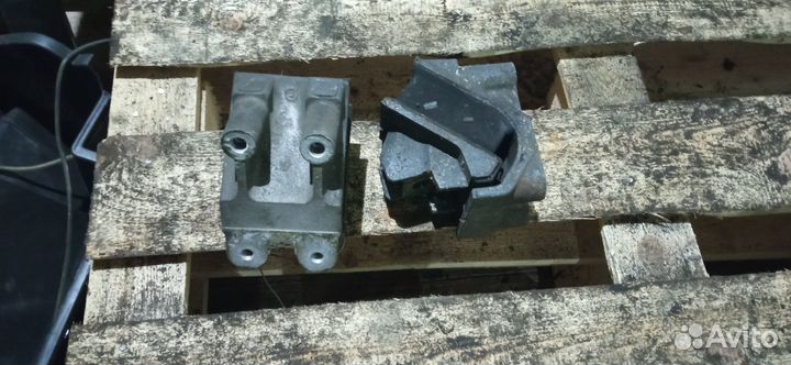 Подушка крепления двигателя передняя DAF XF 105