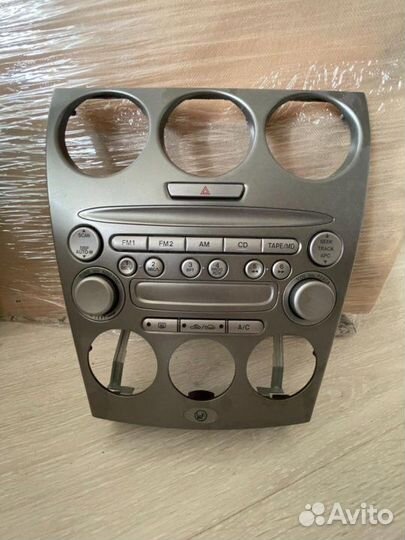 Консоль центральная мазда 6 gg 2003 магнитола
