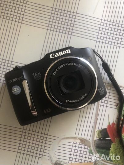 Компактный фотоаппарат canon