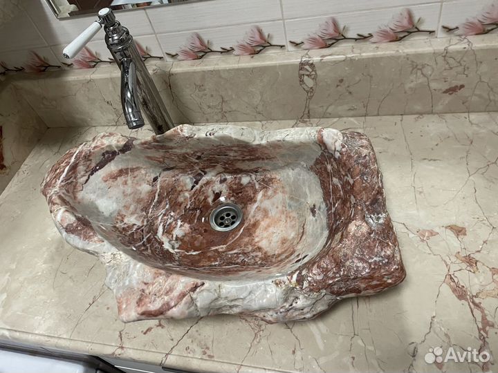 Раковина из настоящего мрамора ручной работы