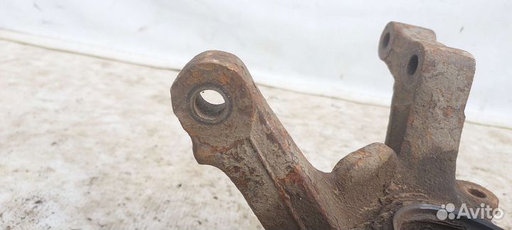 Ступица передняя кулак поворотный левый KIA shuma