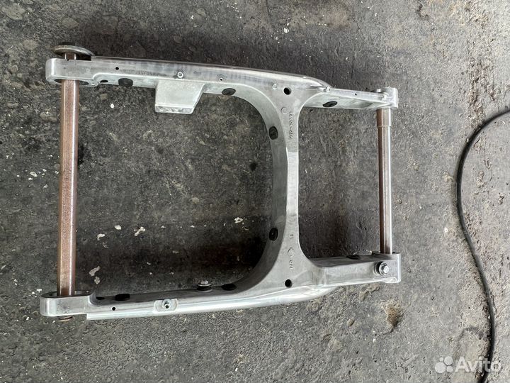 Маятник HD V-Rod под 300 колесо