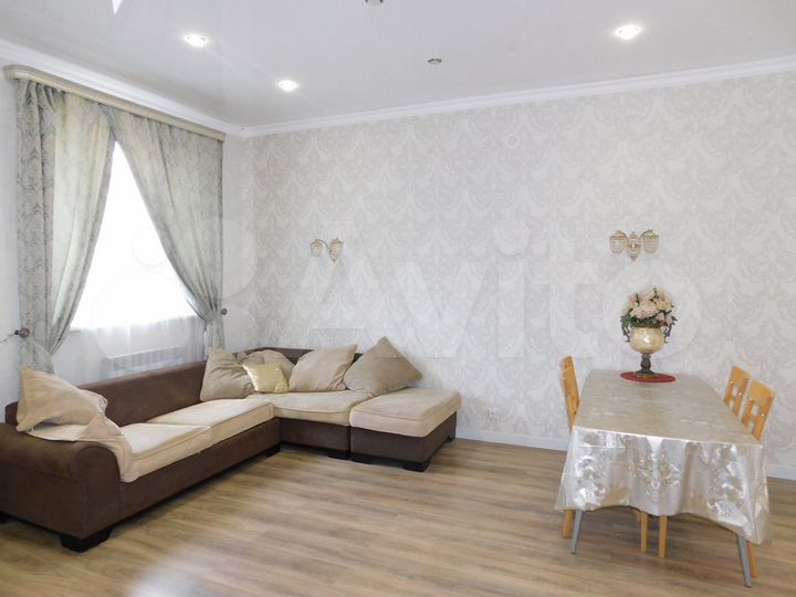 Коттедж 343 м² на участке 6 сот.