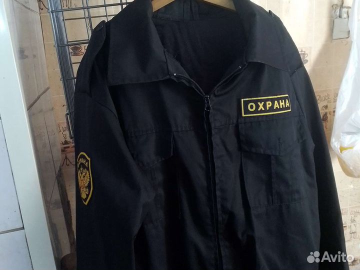 Черная форма охранника