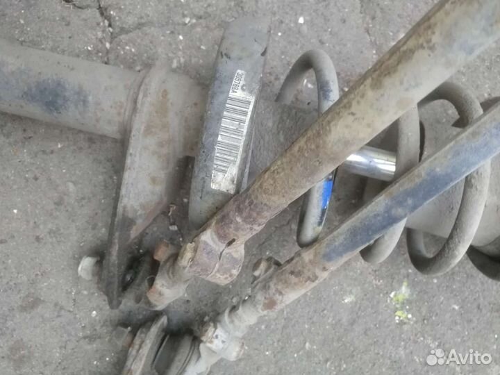 Стойки передние на daewoo nexia