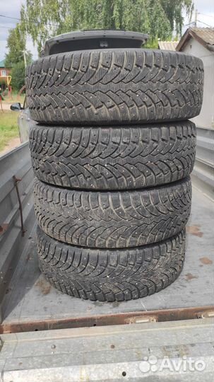 Pirelli Formula Ice 215/65 R16