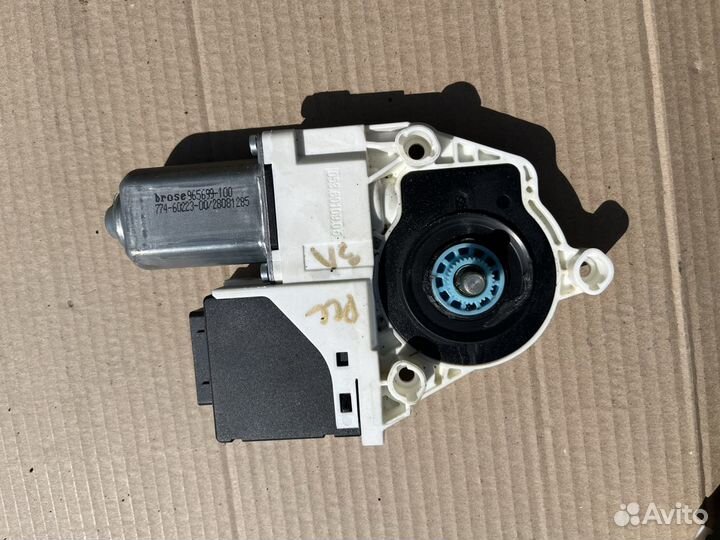 Моторчик стеклоподъемника Фольксваген Пассат сс