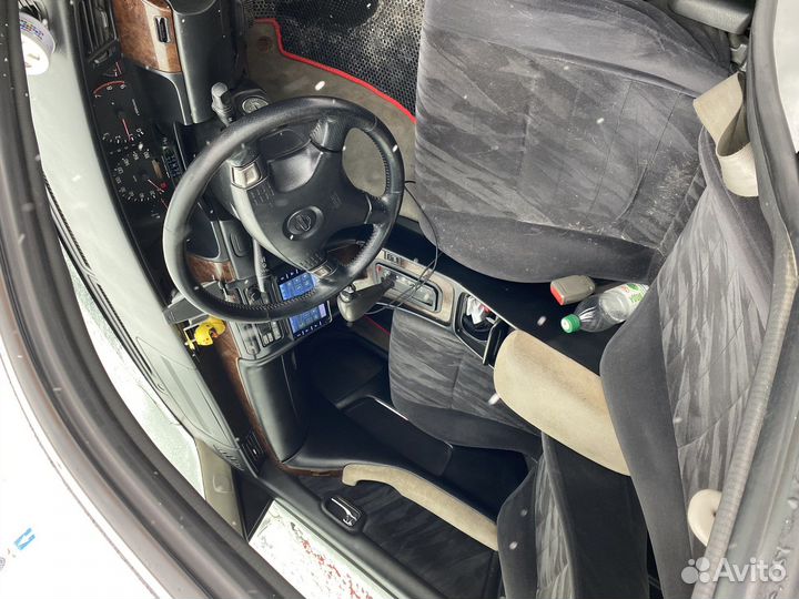 Nissan Laurel 2.0 AT, 2000, 250 000 км