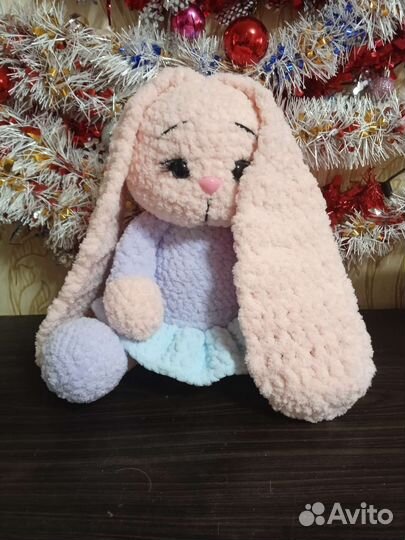 Плюшевый заяц вязаный ручной работы