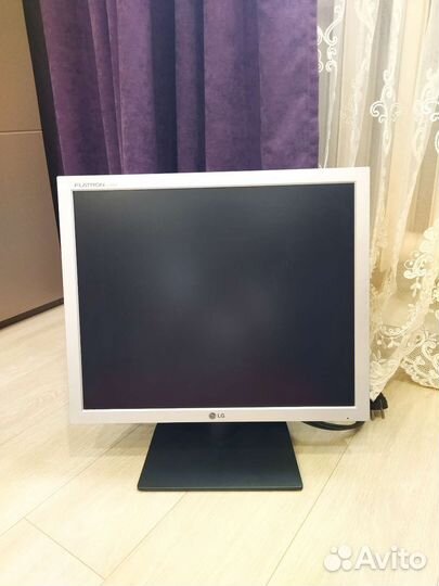Монитор LG flatron L1919s как новый