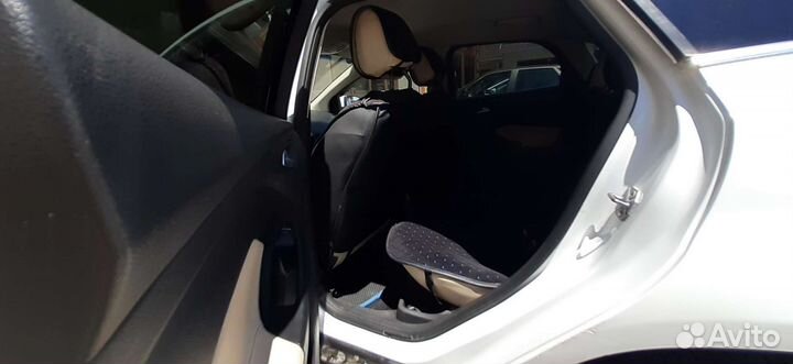 Ford Focus 2.0 AMT, 2012, битый, 278 000 км