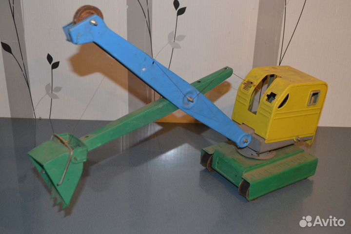 Игрушка экскаватор мастеру