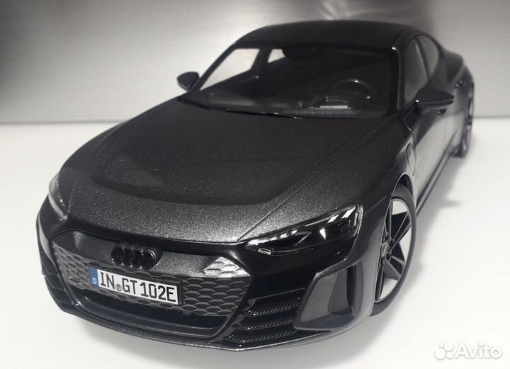 Модель Audi RS e-tron GT, серый VAG 5012120051