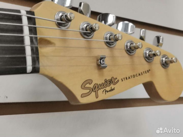 Электро гитара Fender Stratocaster Squier