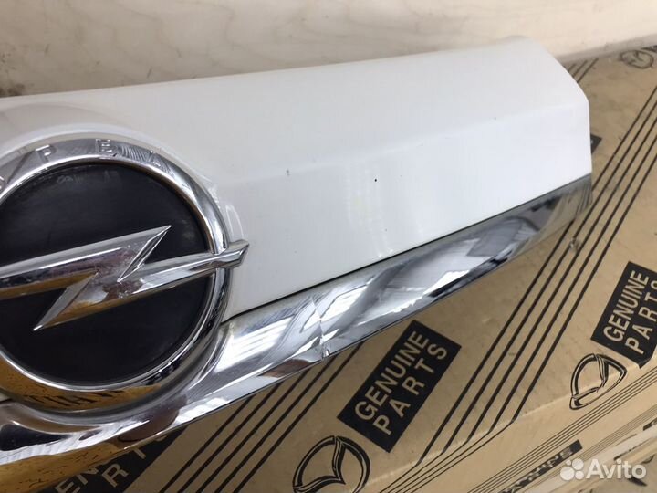 Молдинг багажника Opel Mokka 2012+