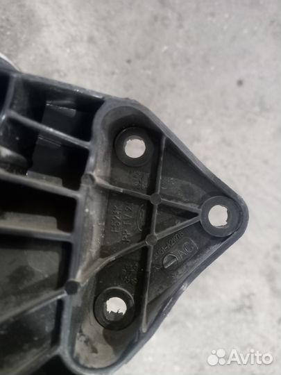 Фиксатор замка двери передний правый Ford Focus 2