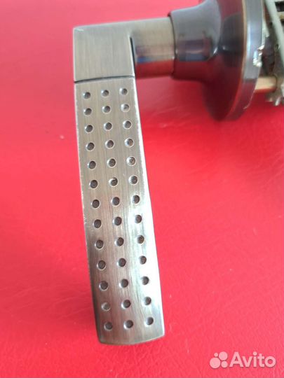 Ручка дверная металлическая