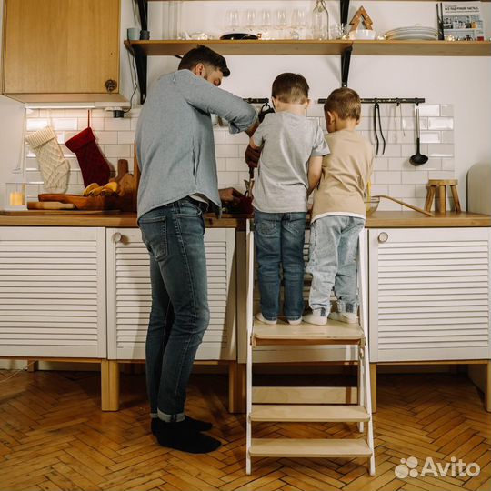 Башня помощника Монтессори