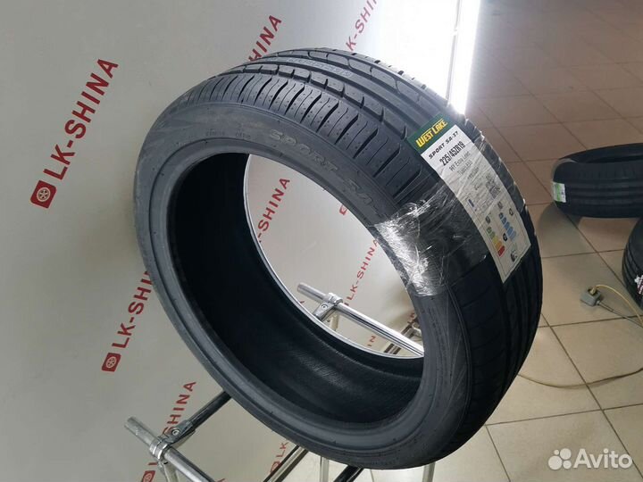 Westlake SA37 225/45 R19 96Y