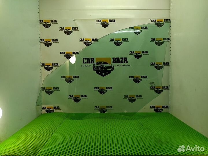 Стекло двери переднее правое Volvo XC90