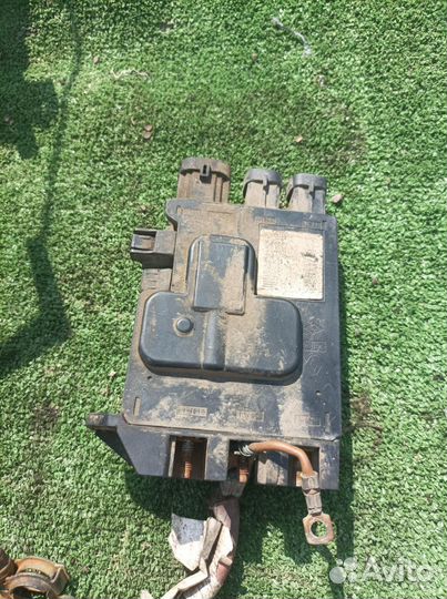 Блок предохранителей акб Renault Fluence 1.6 16V