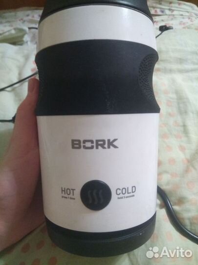 Вспениватель молока bork B400