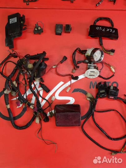 Запчасти Yamaha fzx 750 86-00