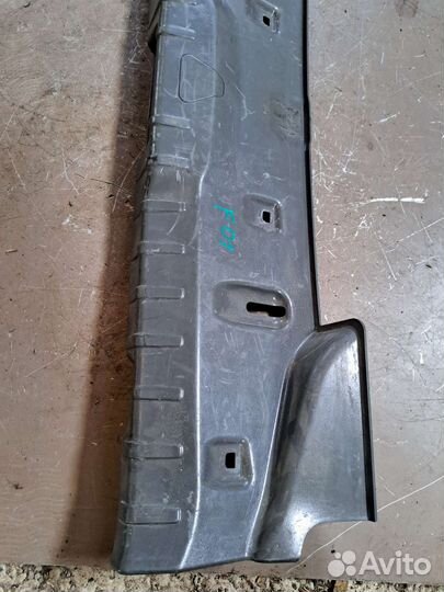 Накладка замка багажника BMW f01