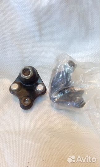 Стойка левая и запчасти Тайота Карина