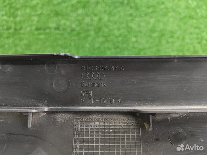 Накладка усилителя бампера Audi A4 B8 8K