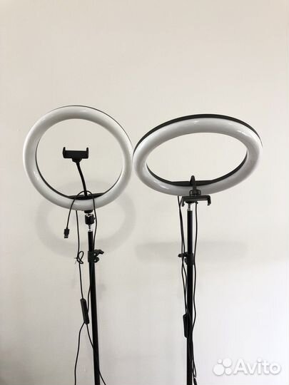 Кольцевая лампа цветная