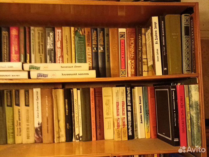 Книги фантастика, детективы, приключения