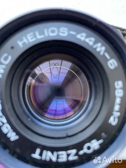 Зеркальный фотоаппарат zenith с фотовспышко