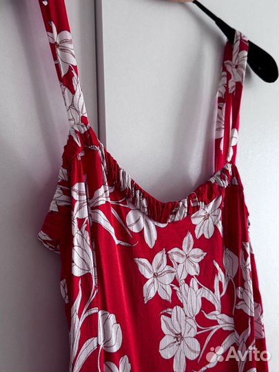 Платье Zara M красное с цветами