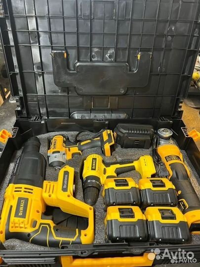 Аккумуляторный набор Dewalt 4/1 18вт безщеточный