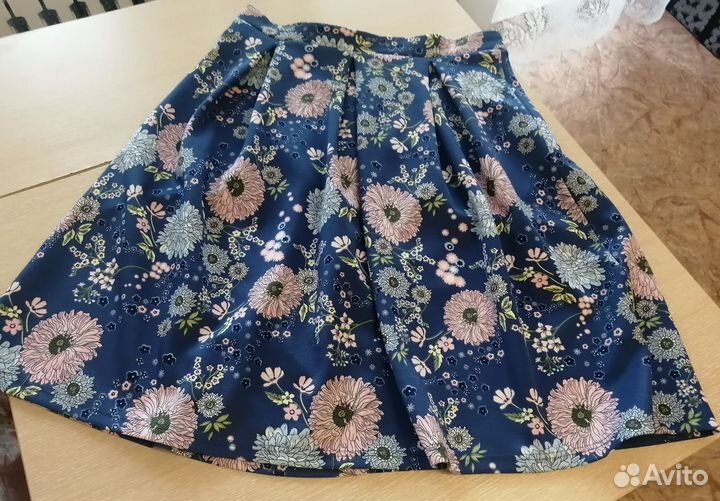 Много юбочек