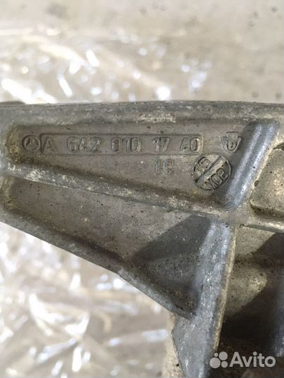 Кронштейн крышки ремня Mercedes GLS 166 X166 OM642