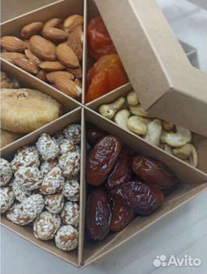 Подарочные наборы из орехов и сухофруктов