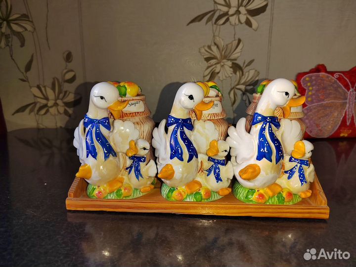 Набор из трех ёмкостей под кофе, чай и сахар