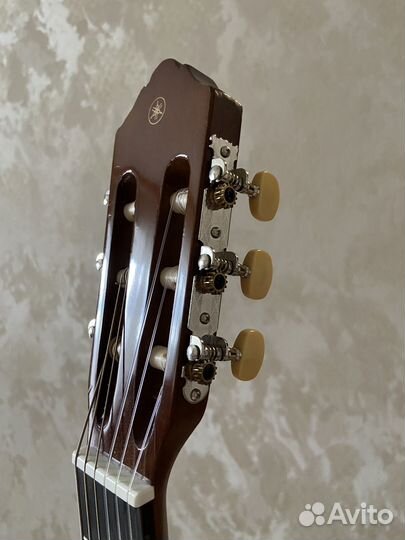 Классическая гитара yamaha c40