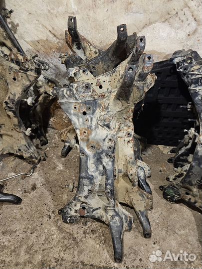 Передний подрамник Лансер 9 с дефектом