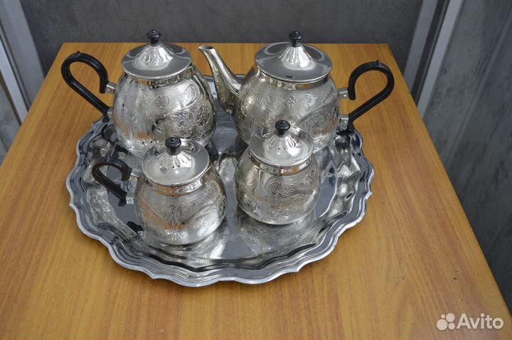 Набор чайной посуды СССР ;поднос,чайник,сахарн