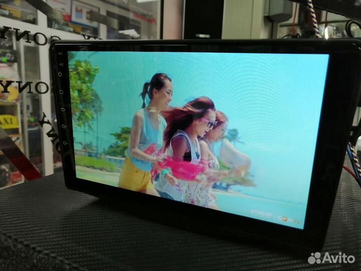 Магнитола на Android на Toyota Rav4 в штатное мест