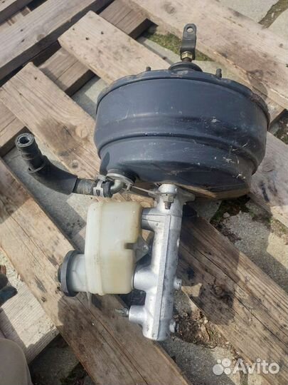 Вакуумный усилитель тормозов+гтц Toyota celica t20