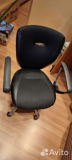 Компьютерный стол и стул