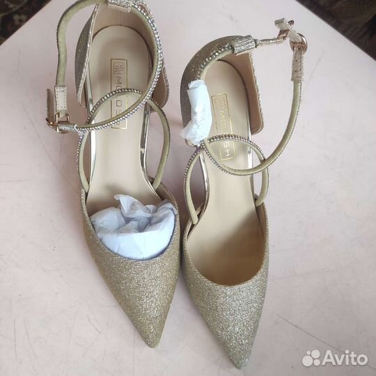 Новые золотые туфли 40 размер