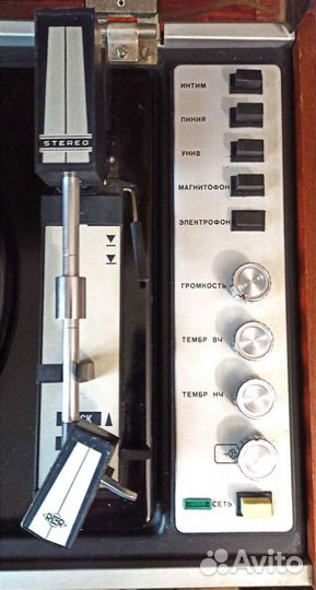 Проигрыватель винила Рондо 203