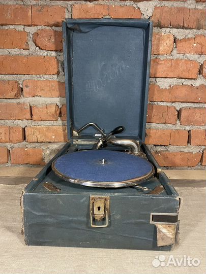 Патефон завод Молот